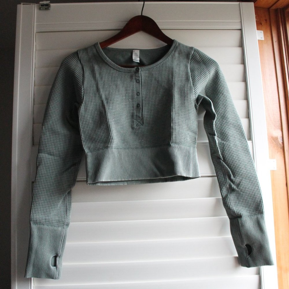 OFFLINE Main Squeeze Seamless Waffle Cropped Henley T-Shirt